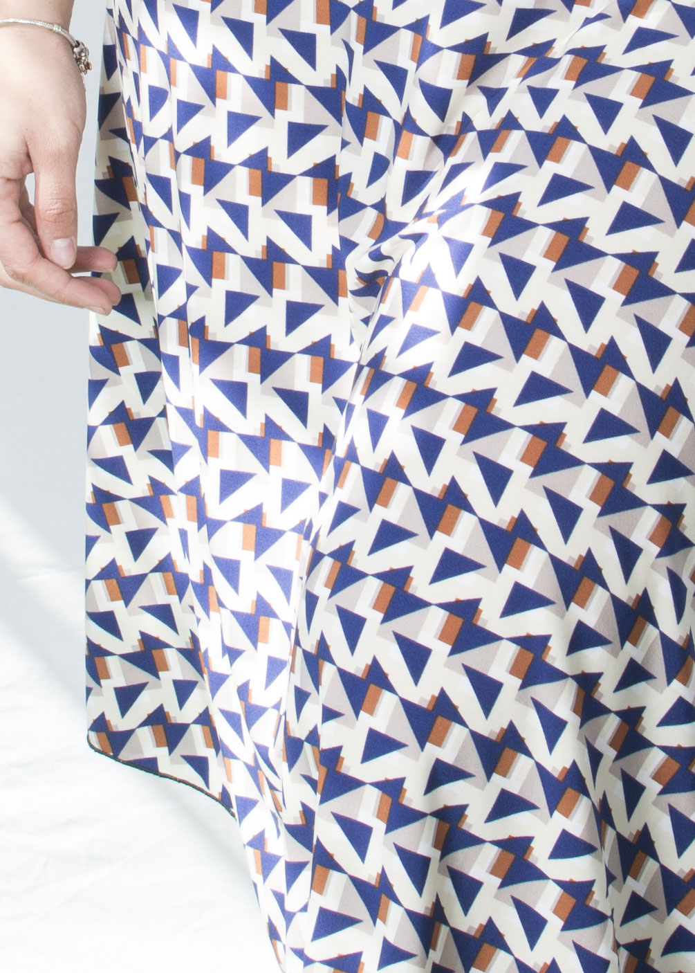 Falda Midi estampado geomtrico elastica adaptable tallas grandes curvy casual outfit